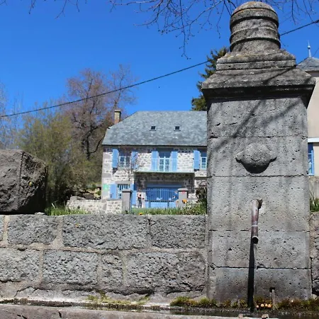 Casa vacanze Maison De Caractere Au Coeur Des Volcans D'auvergne - 8 Pers, 4 Chambres, Terrasse Et Jardin - Fr-1-742-235 Cezens