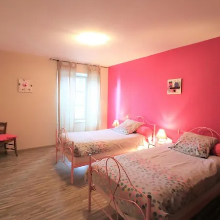 Maison De Caractere Au Coeur Des Volcans D'auvergne - 8 Pers, 4 Chambres, Terrasse Et Jardin - Fr-1-742-235 Cezens