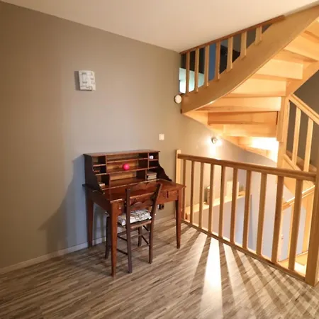Maison De Caractere Au Coeur Des Volcans D'auvergne - 8 Pers, 4 Chambres, Terrasse Et Jardin - Fr-1-742-235 Holiday home *