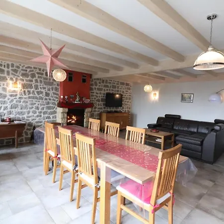 Maison De Caractere Au Coeur Des Volcans D'auvergne - 8 Pers, 4 Chambres, Terrasse Et Jardin - Fr-1-742-235 Cezens