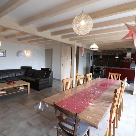 Holiday home Maison De Caractere Au Coeur Des Volcans D'auvergne - 8 Pers, 4 Chambres, Terrasse Et Jardin - Fr-1-742-235